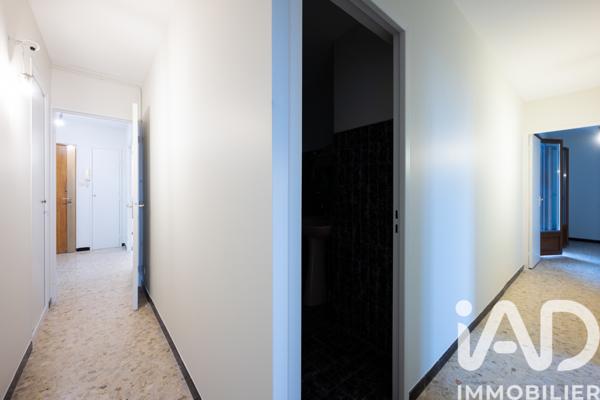 Location appartement 5 pièces 96 m² Salon-de-Provence