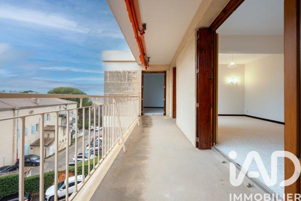 Location appartement 5 pièces 96 m² Salon-de-Provence