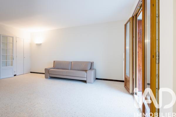 Location appartement 5 pièces 96 m² Salon-de-Provence