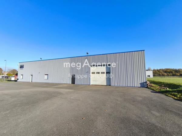 Local Commercial à POUANCE, 49420 - 2 pièces 550m²