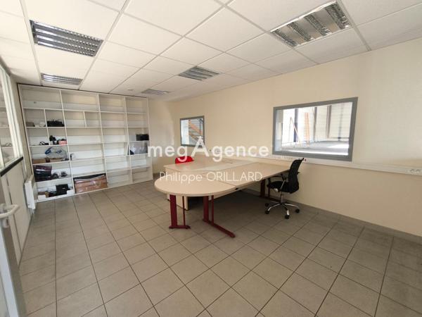 Local Commercial à POUANCE, 49420 - 2 pièces 550m²