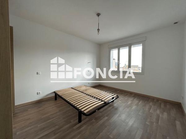 Location Appartement 6 pièces 250 m² - 2 RUE DU CAPITAINE BES Poitiers 86000