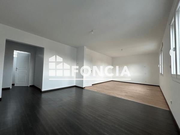 Location Appartement 6 pièces 250 m² - 2 RUE DU CAPITAINE BES Poitiers 86000
