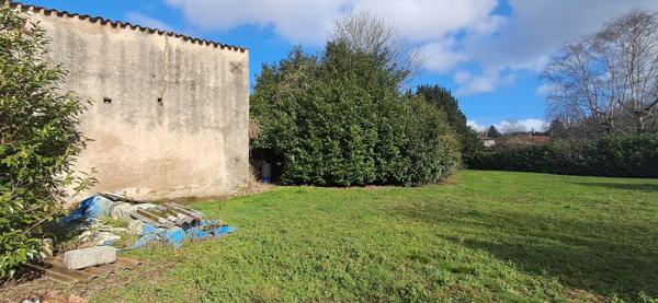 Terrain à bâtir avec grange, idéal famille/artisan