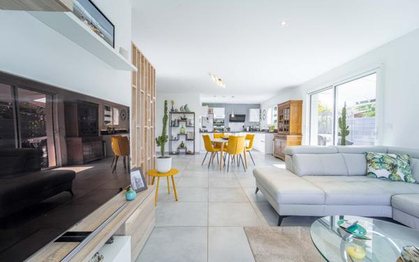 Maison à vendre    4 pièces •  Biscarrosse