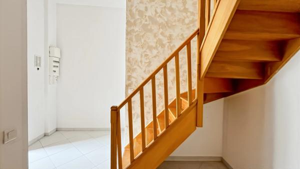 Dpt Yvelines (78), à vendre GUERVILLE appartement Triplex T2 de 51,97 m²