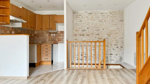 Dpt Yvelines (78), à vendre GUERVILLE appartement Triplex T2 de 51,97 m²