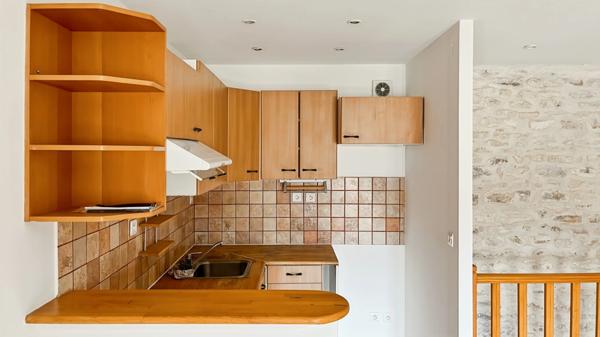 Dpt Yvelines (78), à vendre GUERVILLE appartement Triplex T2 de 51,97 m²