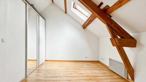 Dpt Yvelines (78), à vendre GUERVILLE appartement Triplex T2 de 51,97 m²