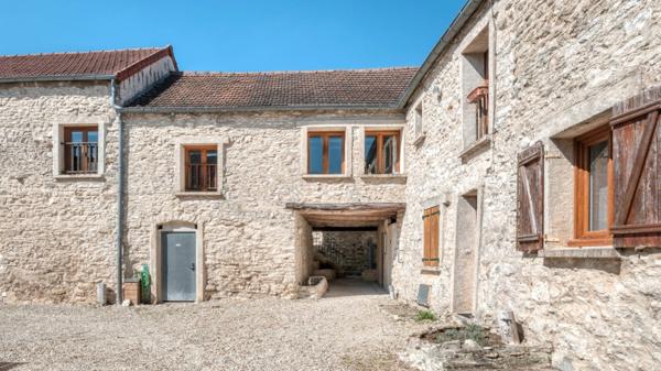 Dpt Yvelines (78), à vendre GUERVILLE appartement Triplex T2 de 51,97 m²