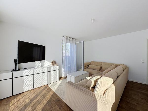Appartement loué F3 dernier étage avec terrasse exposée SUD