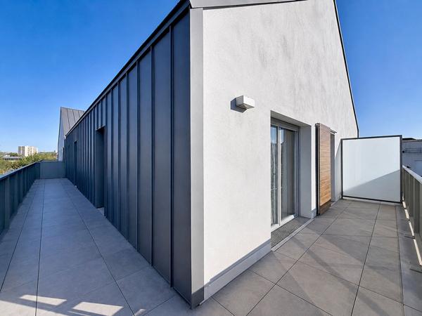 Appartement loué F3 dernier étage avec terrasse exposée SUD