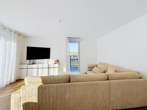 Appartement loué F3 dernier étage avec terrasse exposée SUD