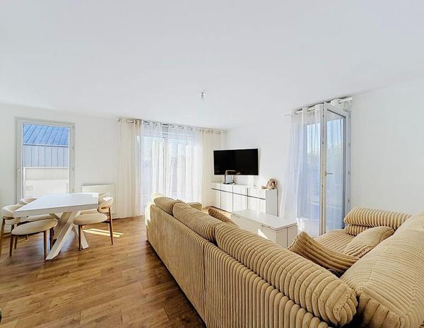 Appartement loué F3 dernier étage avec terrasse exposée SUD