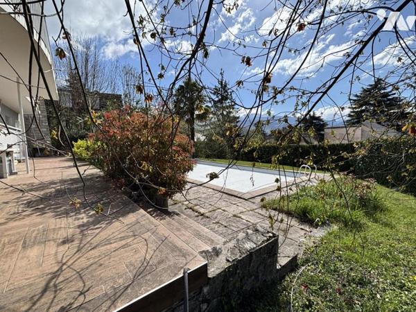 Villa contemporaine de plain‑pied – Vue panoramique massif Belledonne – 