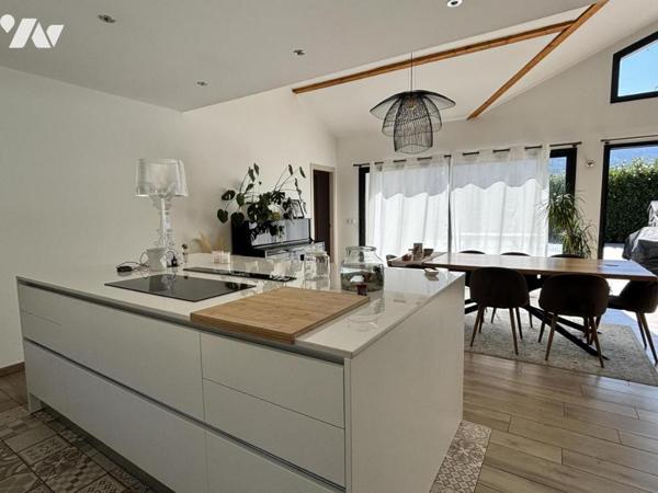 Villa contemporaine de plain‑pied – Vue panoramique massif Belledonne – 