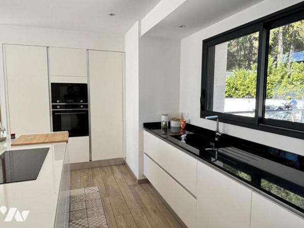 Villa contemporaine de plain‑pied – Vue panoramique massif Belledonne – 