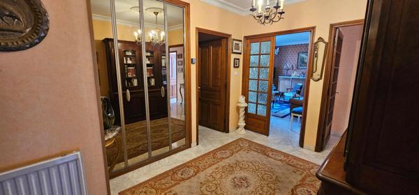 BASTIA (20) APPARTEMENT 87m², 3 CHAMBRES AVEC CAVE GRENIER et GARAGE - SUPERBE VUE MER