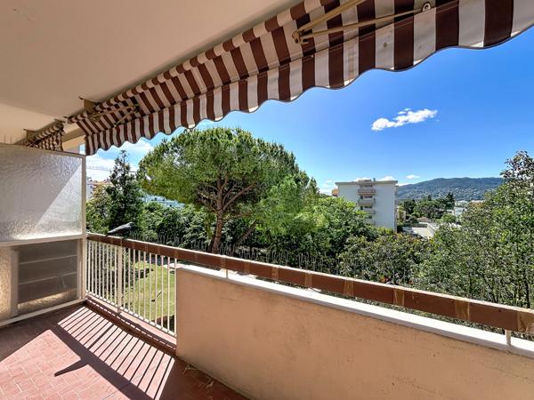Cannes-la-Bocca - 4 pièces 70m2 - Terrasse - Au calme - Traversant - Cave