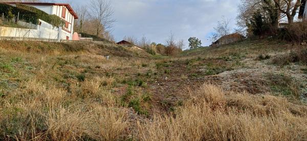 À vendre - Terrain projet construction 800 m² situé à Saint-Pée-sur-Nivelle (64310)