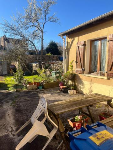 Immeuble à LIMOGES, 87100 - 180m²