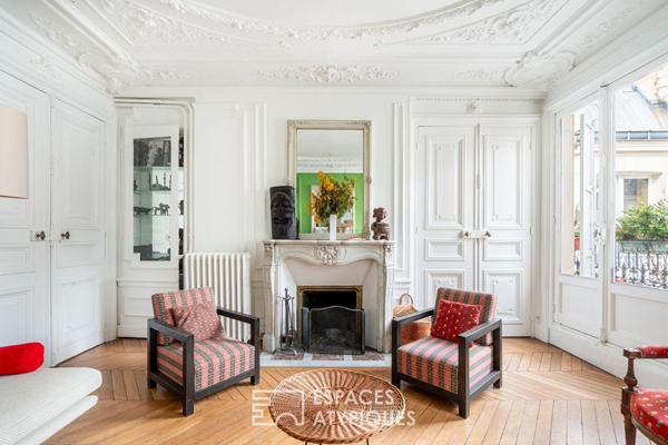 Duplex lumineux avec balcons et vue sur l’Église Saint-Vincent de Paul