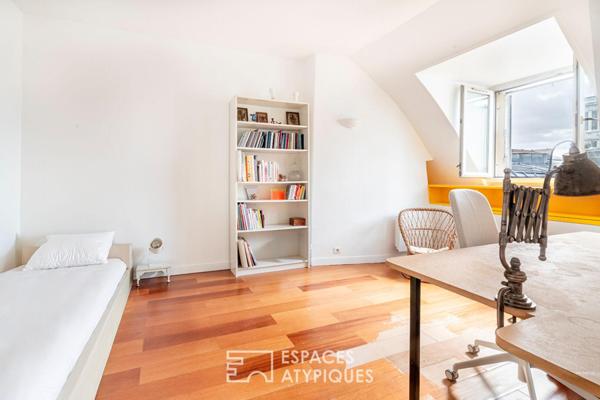 Duplex lumineux avec balcons et vue sur l’Église Saint-Vincent de Paul
