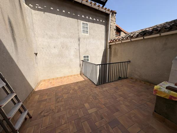 Maison à louer 690 € CC ST HILAIRE 3 p 74 m² DPE D