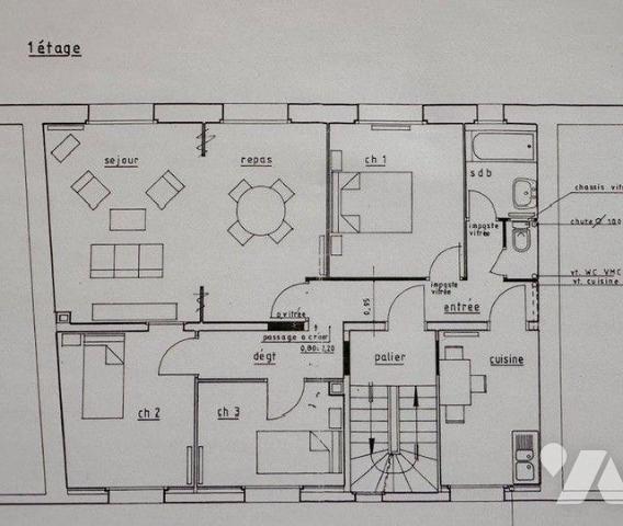 A vendre appartement à CAUDAN (56)

Au coeur du bourg, découvrez cet appartement à rafraichir...