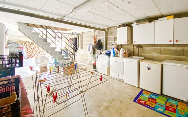 Maison à vendre    5 pièces •  Fosses