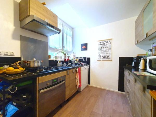 Appartement lumineux et entretenu au coeur de la Butte Montceau