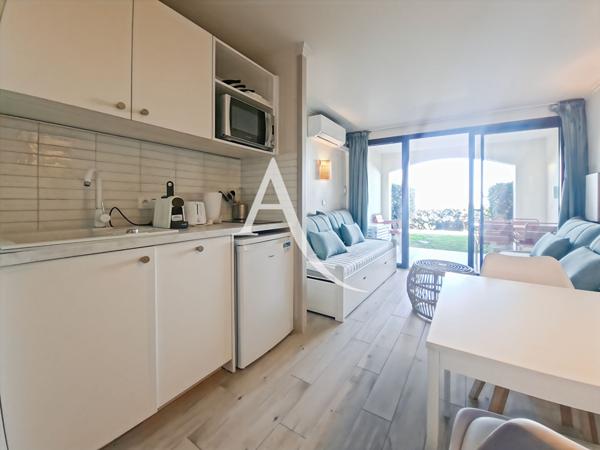 Appartement Cannes 2 pièces 26.72 m² - Rez-de-jardin - Vue mer - Vue mer - Croix des Gardes - Piscine - Tennis - Jardins