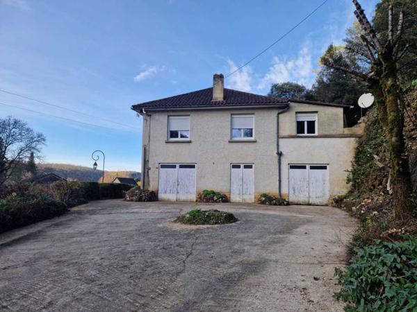 Maison contemporaine - Les eyzies Maison de ville avec appartement indépendant et garage aux Eyzies