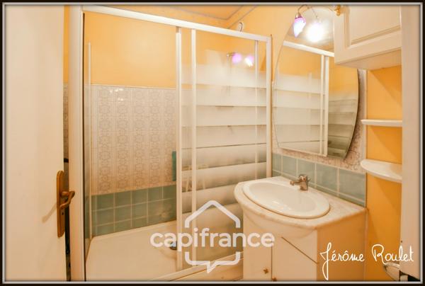 Dpt Vienne (86), à vendre POITIERS Couronneries, appartement T5 de 91 m² avec cave et balcon