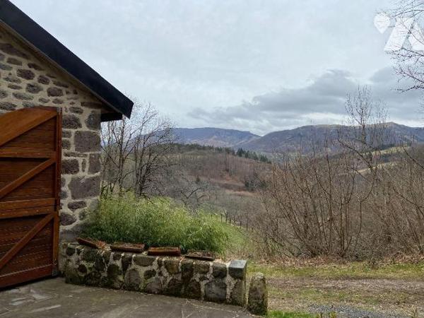 LASCELLE, sur 615 m² de terrain, grange entièrement rénovée comprenant au rez-de-chaussée une a...