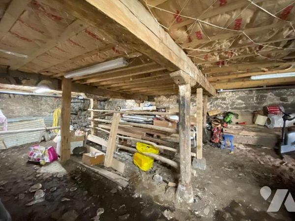 LASCELLE, sur 615 m² de terrain, grange entièrement rénovée comprenant au rez-de-chaussée une a...