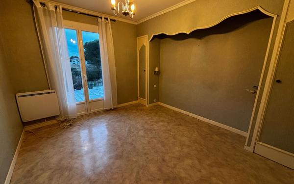 Maison à vendre    7 pièces •  Villemoustaussou