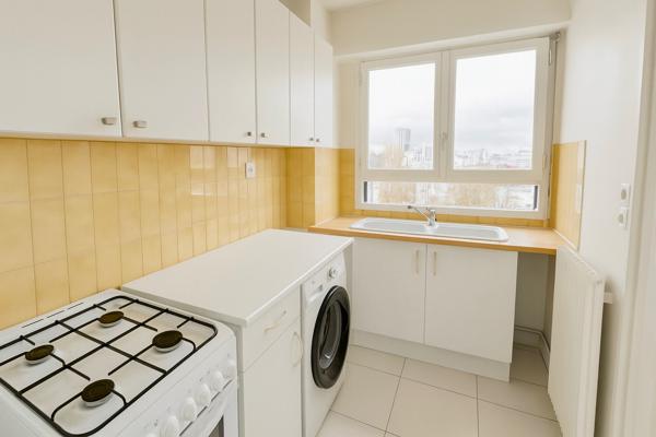 Studio 32 m²  Dernier étage 