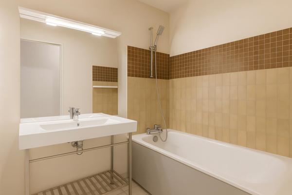 Studio 32 m²  Dernier étage 