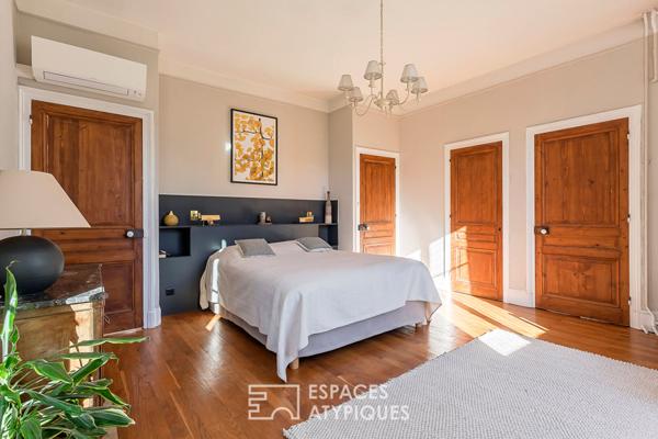 Élégance d’un clos du XVIIIe sur parc arboré avec piscine à Saint-Genis-Laval