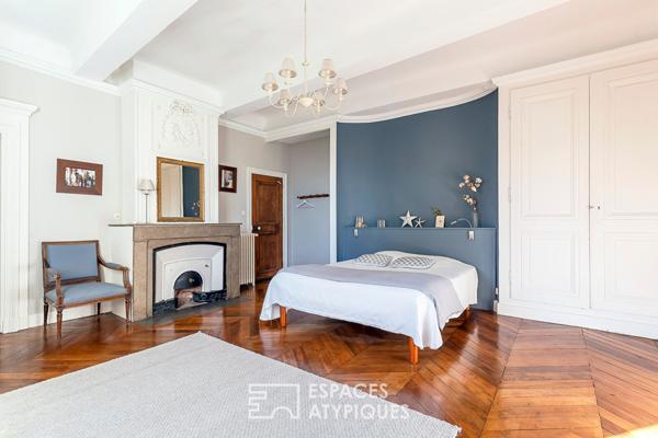 Élégance d’un clos du XVIIIe sur parc arboré avec piscine à Saint-Genis-Laval