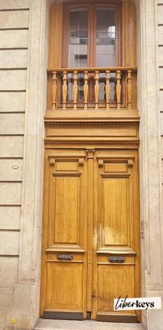 Un 2 pièces de charme dans un immeuble haussmanien Rue lamarck dans le 18ème
