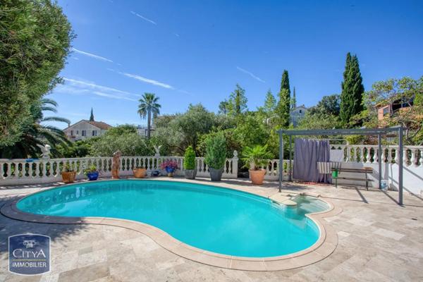 Maison à vendre 7 pièces 160m² Fréjus (83370)
