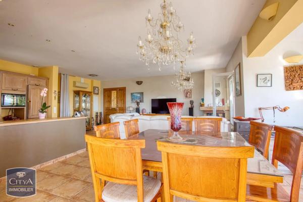 Maison à vendre 7 pièces 160m² Fréjus (83370)