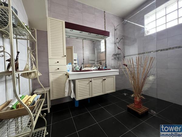 Maison
                                                                                                                                                                                                                                                                                                                        5 pièce(s)                                                                                                                                                                                                          3 chambre(s)                                                                                                                                                                                                          87  m²
