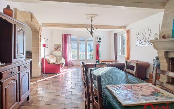 Immeuble à vendre    12 pièces • 295 m2 Avignon