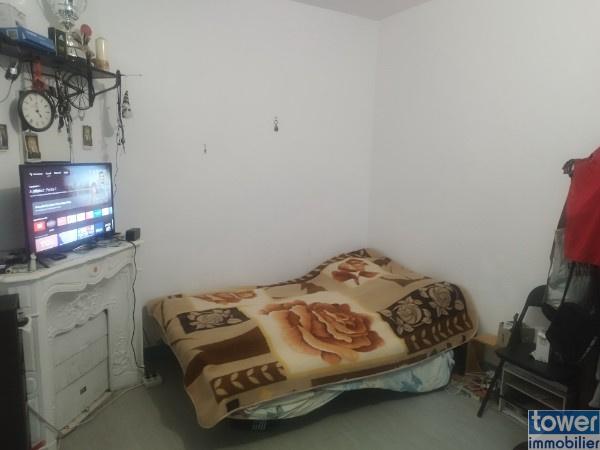 Studio
                                                                                                                                                                                                                                                                                                                        1 pièce(s)                                                                                                                                                                                                                                                                                                                              21.5  m²