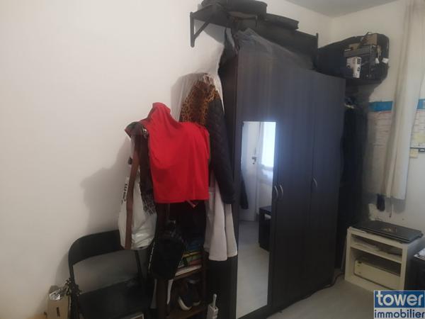 Studio
                                                                                                                                                                                                                                                                                                                        1 pièce(s)                                                                                                                                                                                                                                                                                                                              21.5  m²