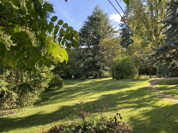 Maison à vendre 5 pièces SAINT ROMAIN AU MONT D'OR (69) sur terrain de 3500 m2.