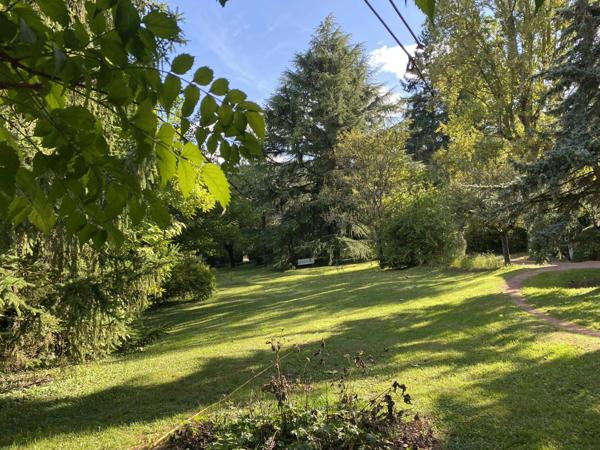 Maison à vendre 5 pièces SAINT ROMAIN AU MONT D'OR (69) sur terrain de 3500 m2.